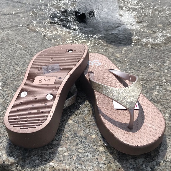 Rose Gold Platform Thong Flip Flops - Picture 3 of 3
